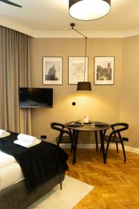 Goldline Premium Studio City Center