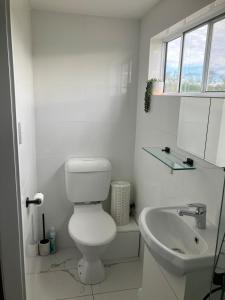 Quiet,1 x Queen, Farm Stay Self-Contained unit