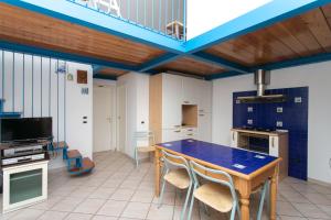 Trilocale con terrazzino a Marcelli - M025