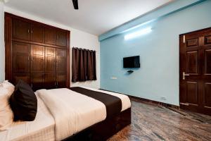 Super Hotel O VSV Guest House