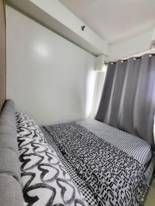 Hotel Like Comfort in Pasay Pool WiFi Netflix