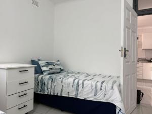 802 Dromedaris On The Beach