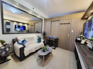 Hotel Like Comfort in Pasay Pool WiFi Netflix