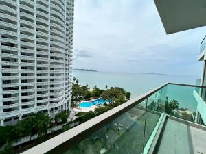 Wong Amat Tower Condominium 1305