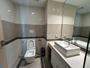 Wong Amat Tower Condominium 1305