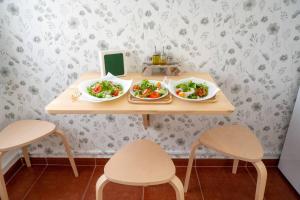 Sol, Playa y Sabor Tu apartamento ideal en Málaga