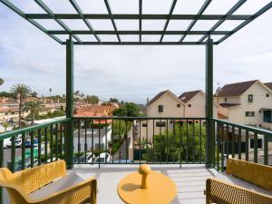 House with cozy garden BBQ and free parking