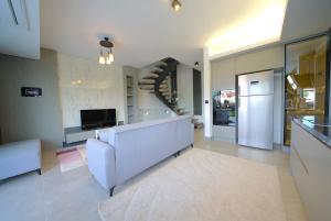 Luxury Villa in Urla Private Pool & Smart Home