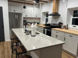 Hidden gem at the lake 4 bedrooms