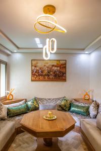 Haut Founty Luxury Spacious Apartment with beautiful Terrace near Beach