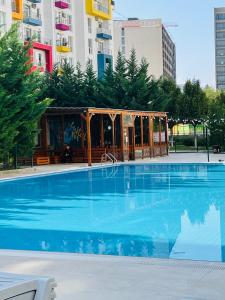 Apartment with pool in Green Diamond