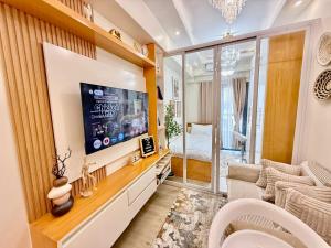 Walk to SM Mall, Near Airport, Disney plus, Netflix, Karaoke, WiFi - 4-Sterne-Hotels in Manila