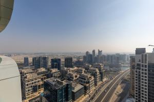 Maison Privee - Dazzling Downtown Retreat with Panoramic City Views