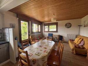 Appartement T4 Centre-ville avec balcon, cuisine équipée, TV, lave-vaisselle et lave-linge - FR-1-593-21