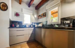 Awesome Home In Molières-Sur-Ceze
