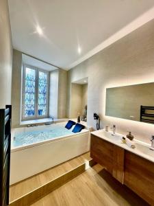 Magnifique appartement - Jacuzzi - Port de Nice