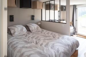 Aux pieds de la colline de Mousson