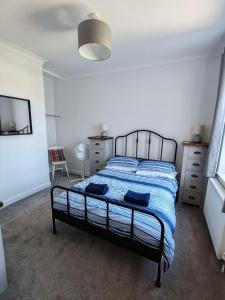 Cosy Pet Friendly Holiday House in Gorleston - five minutes to beach