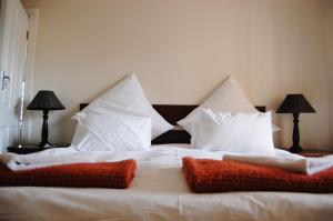 Fourteenth Green Guest Lodge