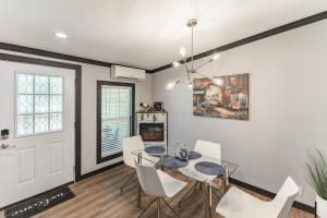 The Small Modern Villa Outdoor Tub-Unit B