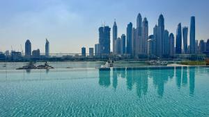 Stylish Apartments at Beachfront with Pool&Gym Access