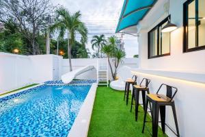 Villa 35 Wongamat 4BR, 300m from BEACH