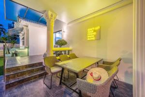 Villa 35 Wongamat 4BR, 300m from BEACH