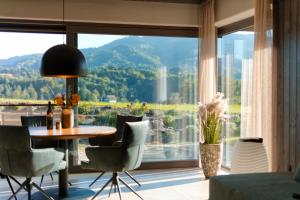 Stilvolles Ferienhaus Südsteiermark ruhige Lage top Aussicht & E-Ladestation