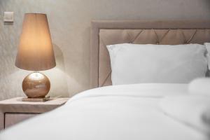 Prime Dubai Marina Spot - Beach, Dining and leisure