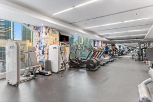 Prime Dubai Marina Spot - Beach, Dining and leisure