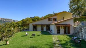 Acquanera 6&2 by Marche Holiday Villas