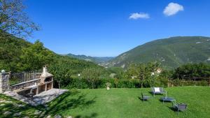 Acquanera 6&2 by Marche Holiday Villas