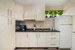 BnB Homes Coastal Pearl Apartment with 2 Pools near to Falesia Beach