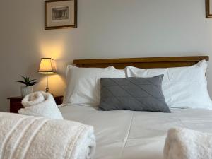 Pass the Keys Modern Penthouse Style Apartment in Haddenham