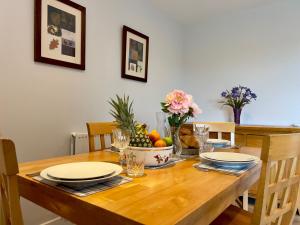 Pass the Keys Modern Penthouse Style Apartment in Haddenham