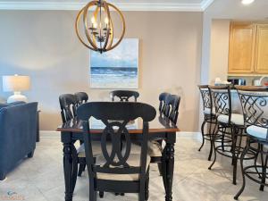 Azure #404 Luxurious 4BD Beachfront Condo