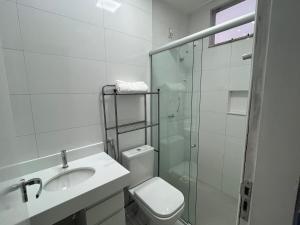 Lindíssima Casa, em condomínio !