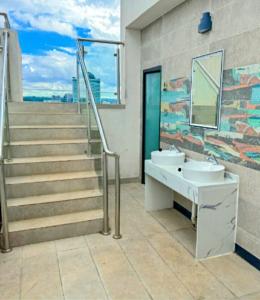 Comfortable and well located 1 bedroom apartment