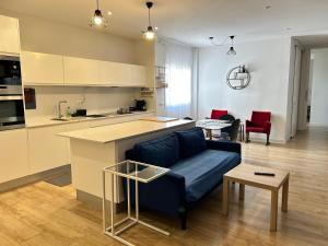 AMPIO 2 CAMERE AL CENTRO STORICO E 15 Min DALLA SPIAGGIA,