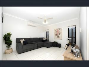 Modern Coastal Home Luxury Stay in Bushland Beach QLD 4818