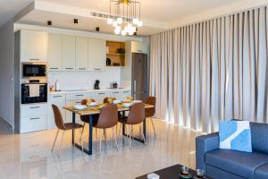 Aria Penthouse with Large Terrace and Sea Views