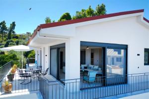 Mandarini Luxury Villa Pefkochori 5 bedrooms 12 guests