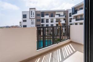 3BR 3BA Family Apt Pool Gated Residence