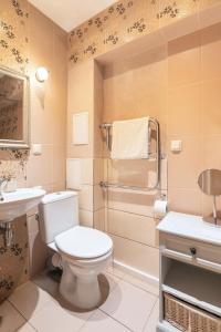 Cozy Urban Apartment