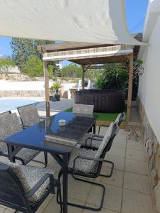 Villa with Private Pool & Hot tub