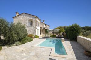 Villa Mason with Heated Pool and mini Wellness