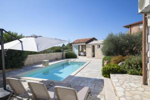 Villa Mason with Heated Pool and mini Wellness