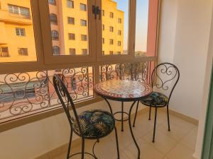 Bright 2-BR - Balcony & Parking - Fast Wi-Fi - Near Route de Casa