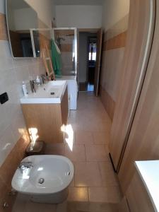 Large bright apartment - strategic location