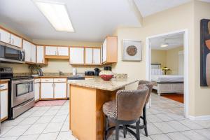 Phoenix VI 61403 condo